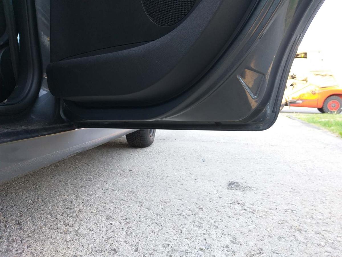 Peugeot 207SW original Tür hinten rechts KTP Grau Shark Kombi Rohbau Bj.2008